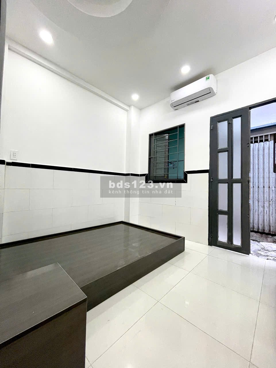 Cho thuê Nhà nguyên căn Full Nội Thất – Nguyễn Trãi, Q.5