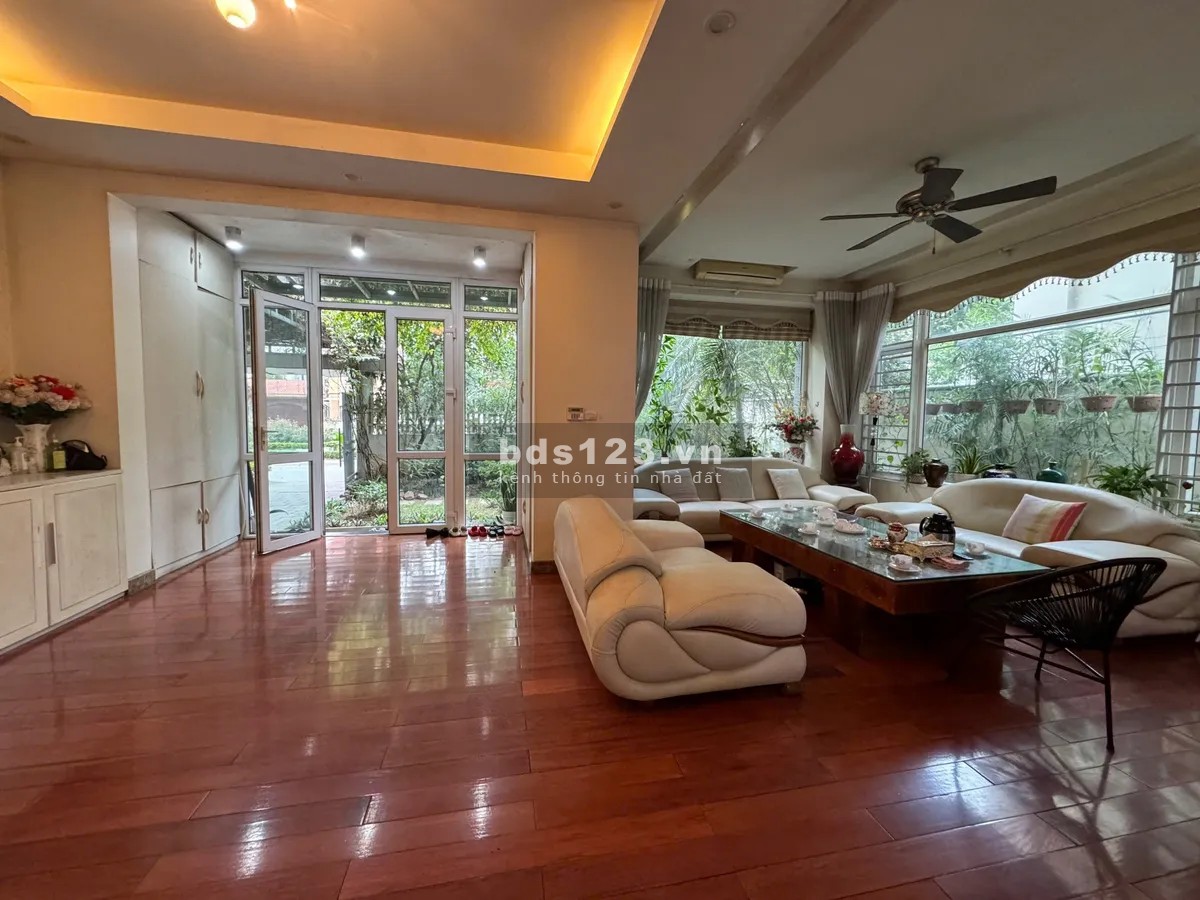Biệt thự KĐT Linh Đàm 254m2, giá 68 tỷ, 5 tầng thang máy, kinh…