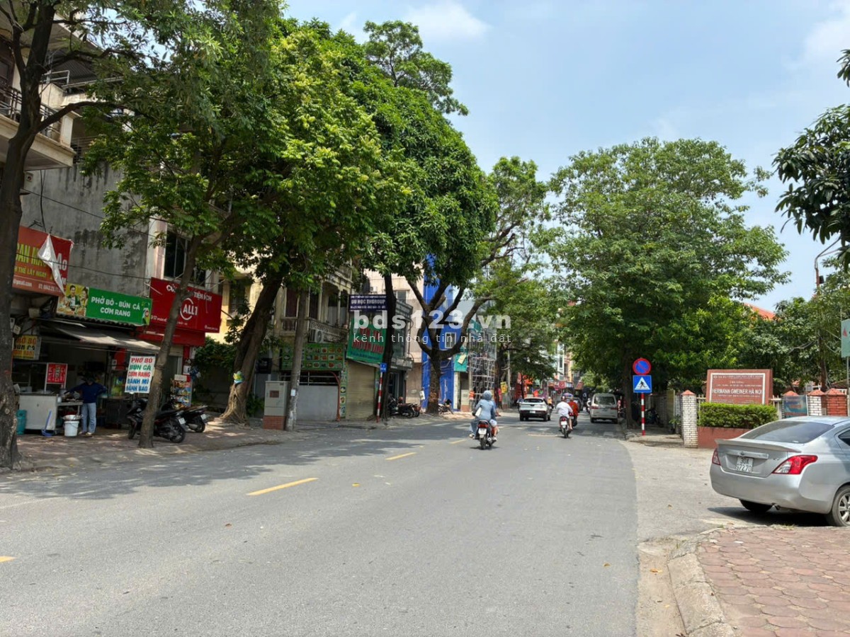 Bán nhà đất hiếm ngõ 105 Doãn Kế Thiện – 65m² – Giá 12…