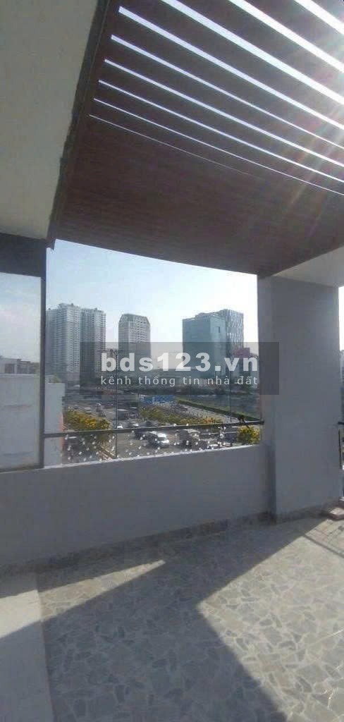 Cho thuê nhà nguyên căn mặt tiền Võ Văn Kiệt, Quận 1 –…