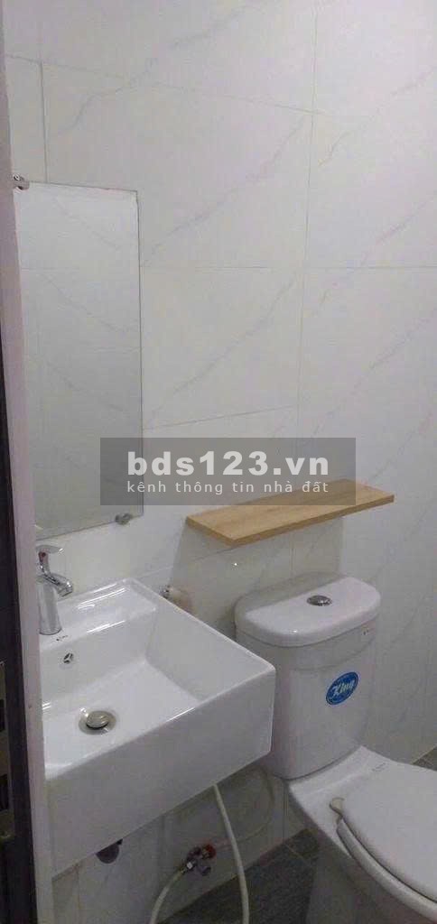 Cho thuê nhà nguyên căn mặt tiền Võ Văn Kiệt, Quận 1 –…