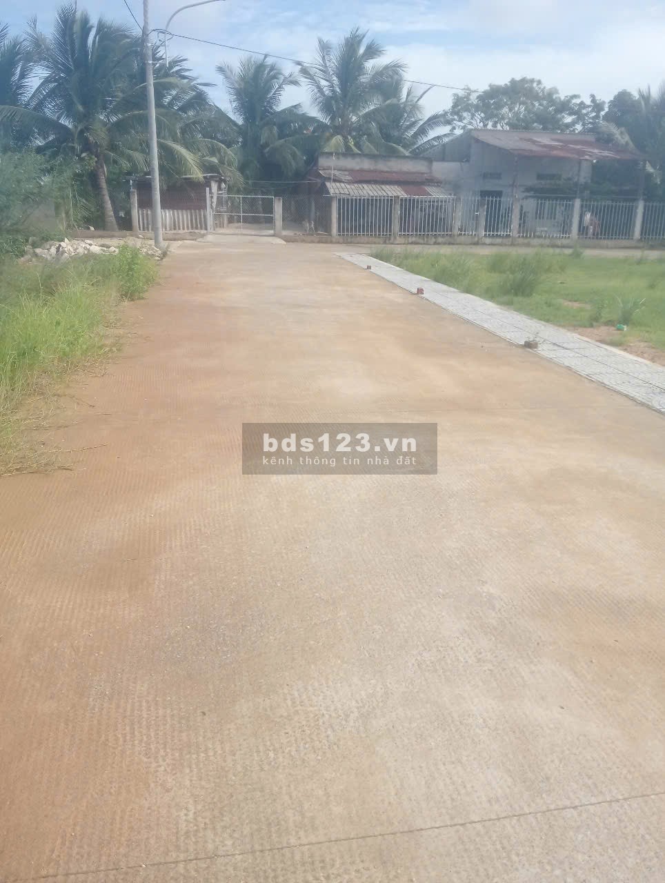 Bán đất 5*22m thổ cư 81m2, giá cả yêu thương hơn 1 tỷ xíu