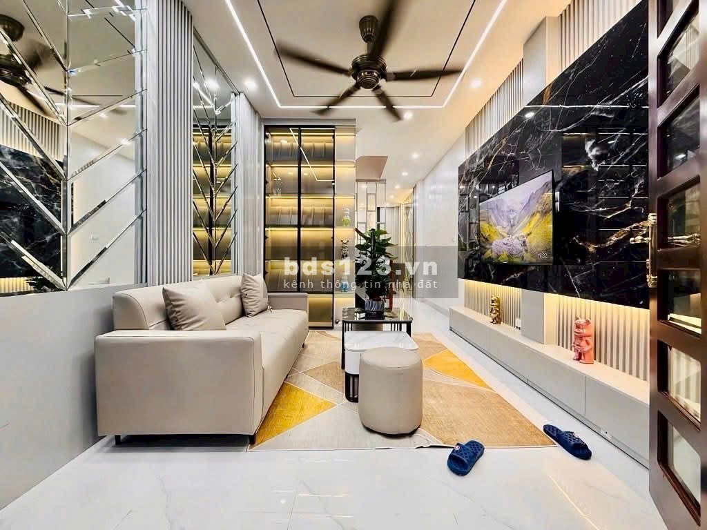 Bán gấp nhà Lai Xá – Hoài Đức – 5 tầng ở ngay, giá chỉ…