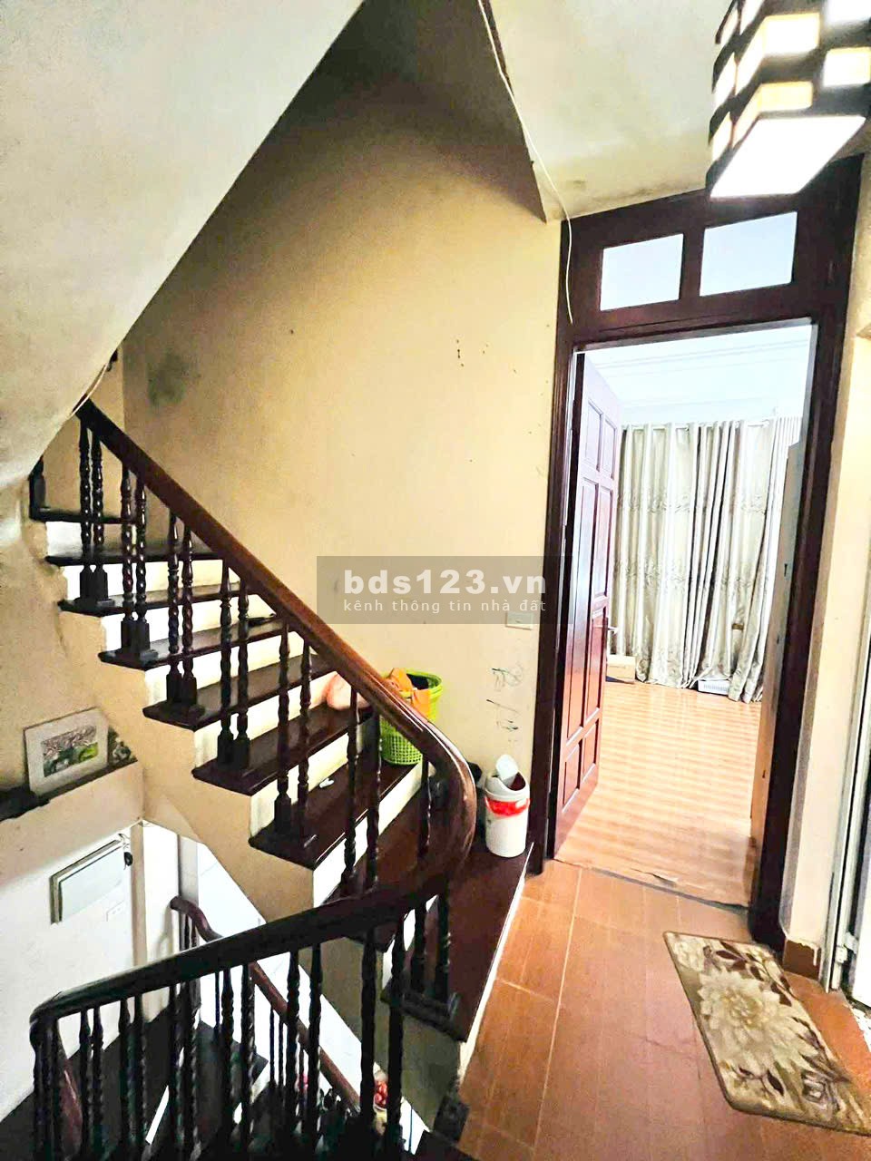 Bán nhà Hoàng Quốc Việt - Nhà dân xây - Ngõ nông - 20m ra phố.