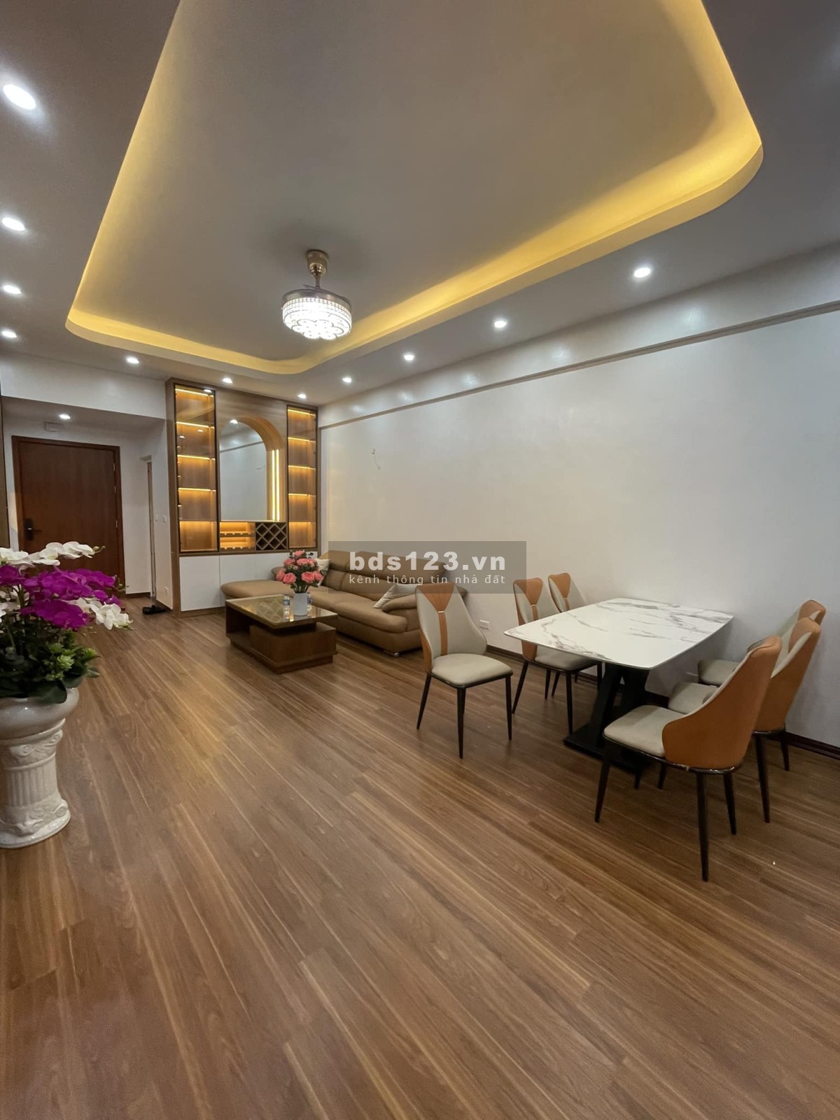 Bán CHCC đầy đủ nội thất Khu đô thị mới Yên Hòa, Cầu…