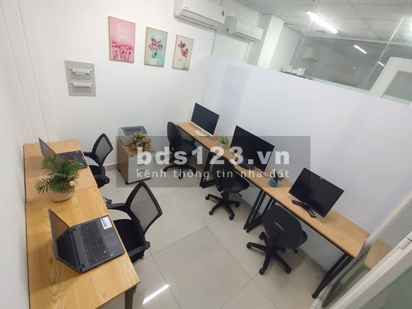 Cho thuê văn phòng riêng 5 người - Đã có sẵn đầy đủ bàn…