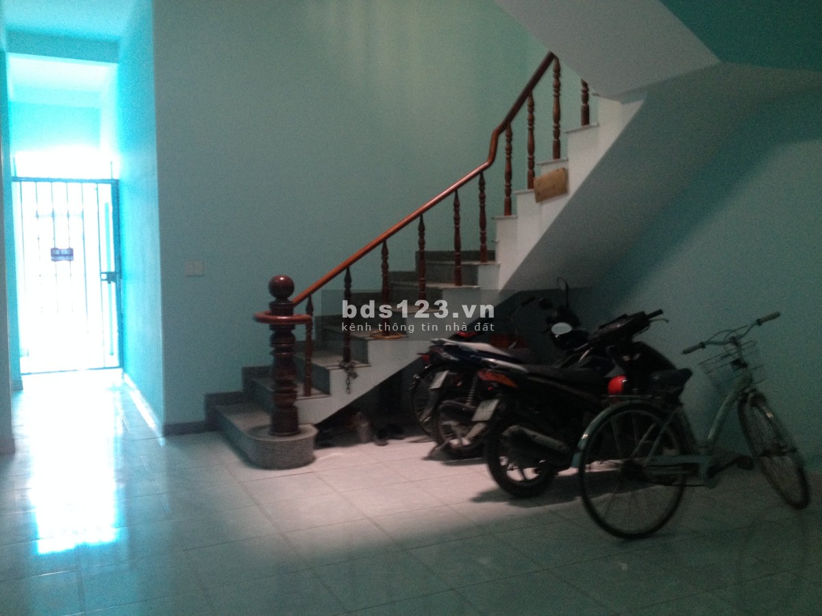 Còn 1 phòng duy nhất, nhà trọ có lầu, sáng trưa đều mát mẻ…