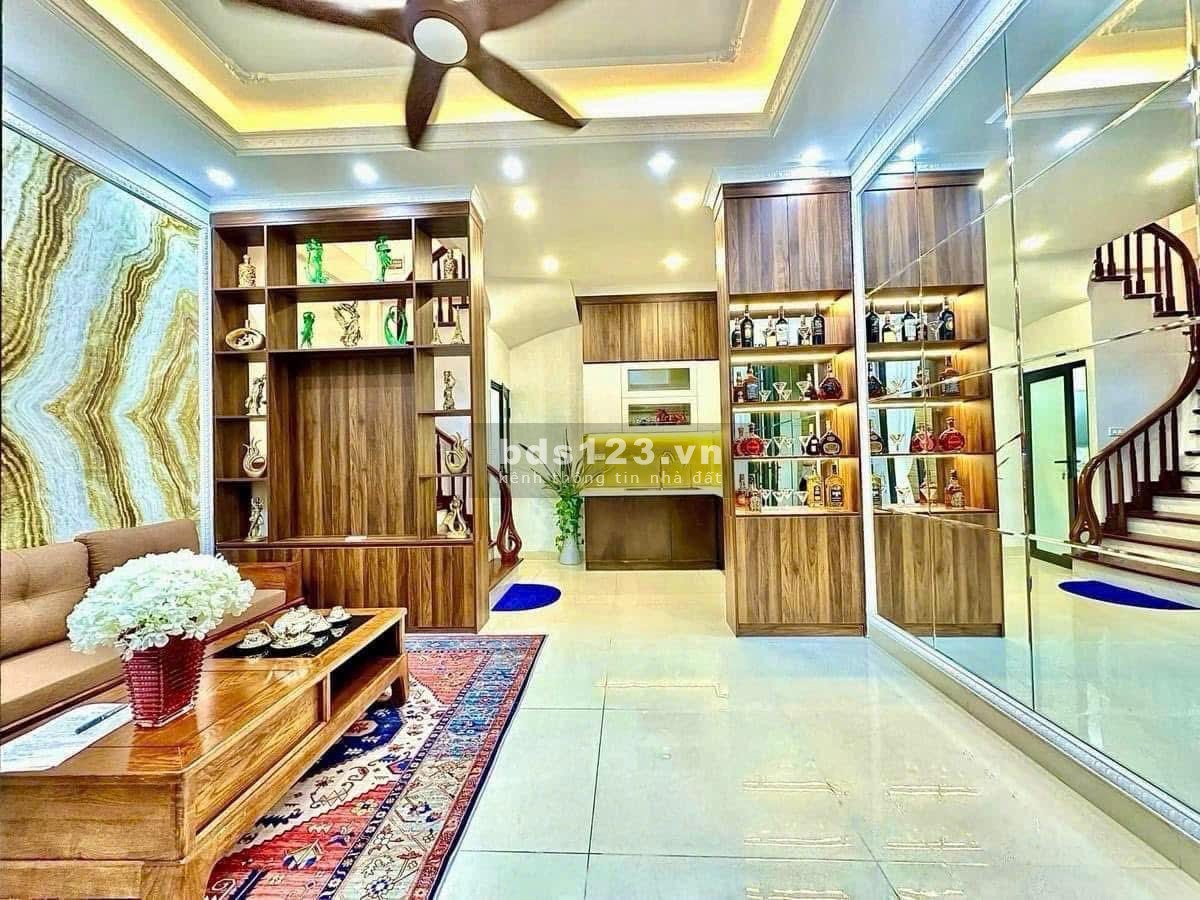 Bán nhà 2 thoáng Pháo Đài Láng, Đống Đa, DT 40m², MT 4m, giá 8 tỷ