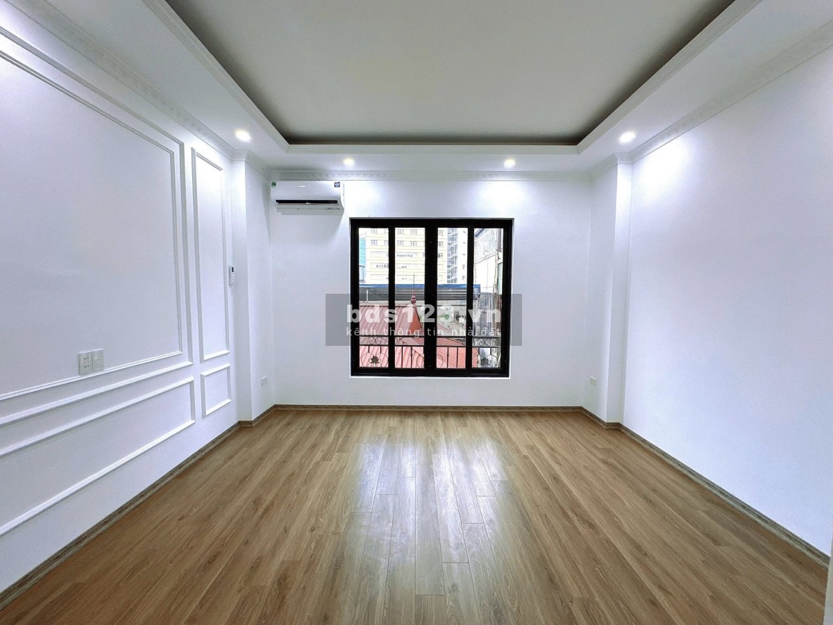 Nhà hiếm mới xây, có thang máy, phố Pháo Đài Láng, DT 40m²,…
