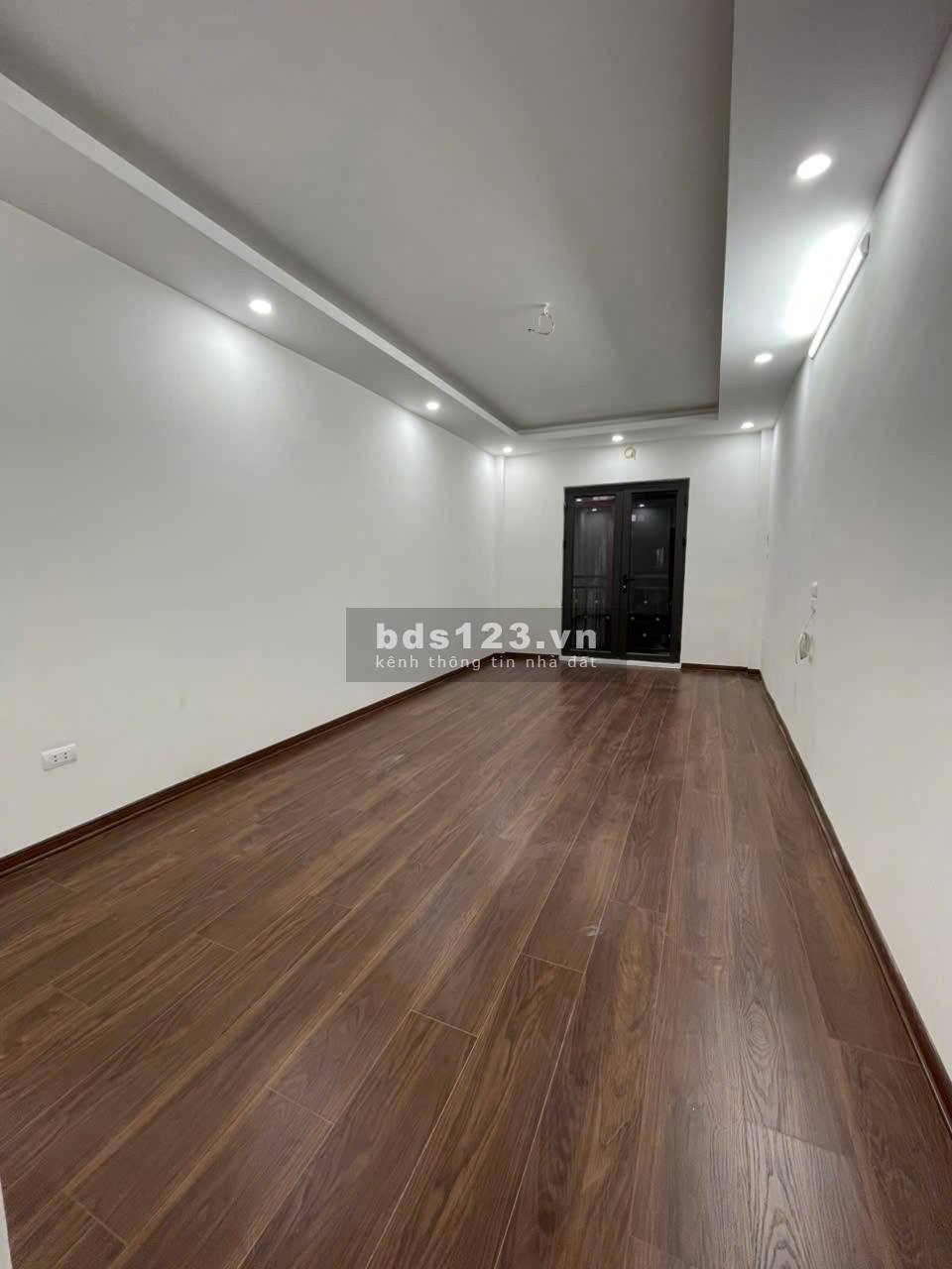 Bán nhà ngõ 299 Hoàng Mai - Vị trí đẹp, có thang máy - Chỉ 8…