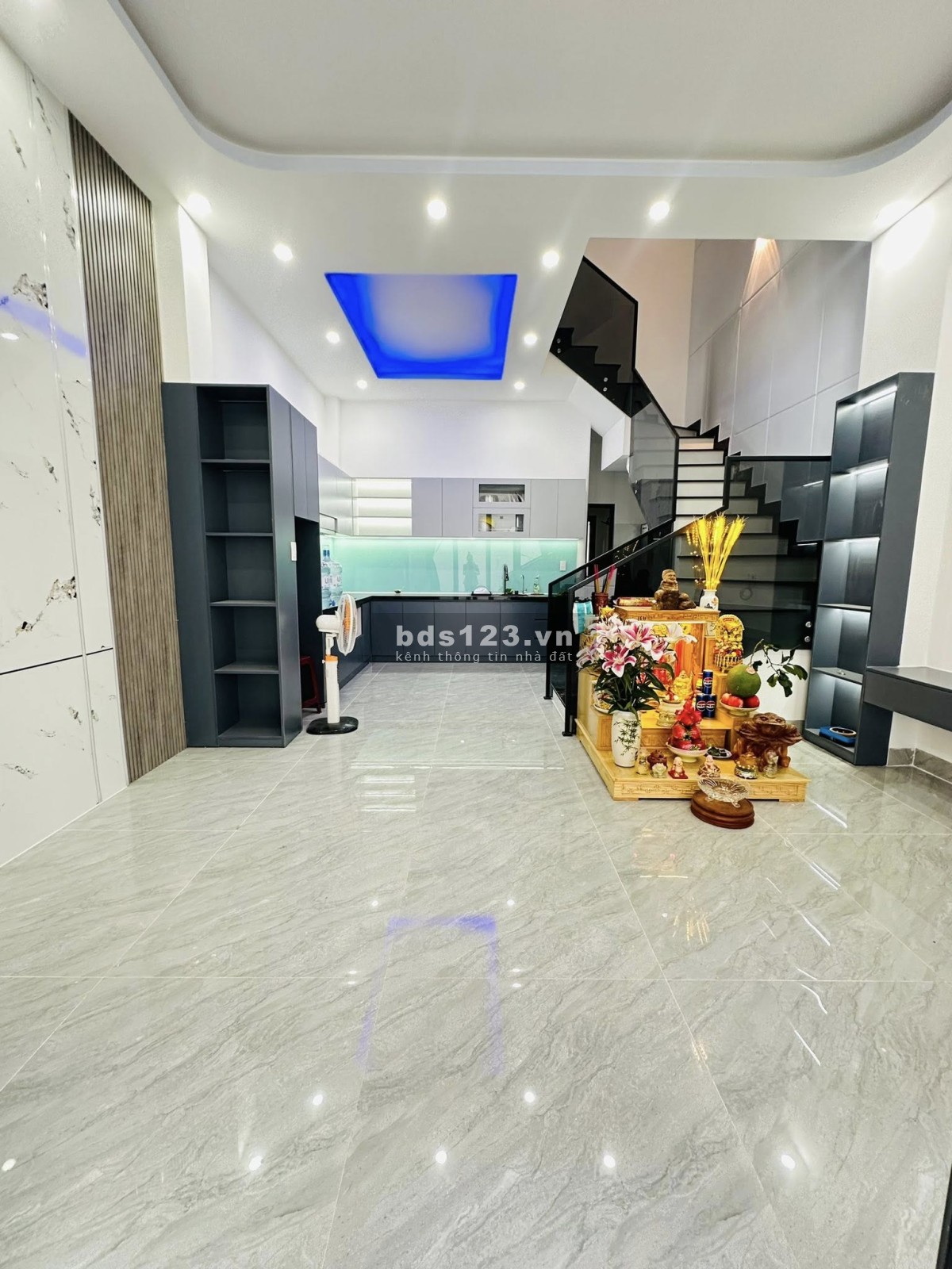 Bán villa mini 3 tầng – Tôn Đản – Ô tô đỗ trong sân