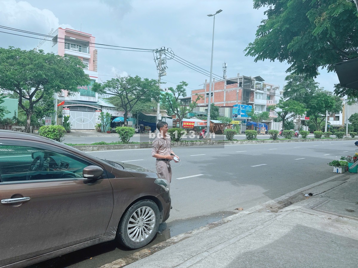 Tôi cần bán CẶP NHÀ PHỐ mặt tiền Phạm Hùng - ở KDC T30…
