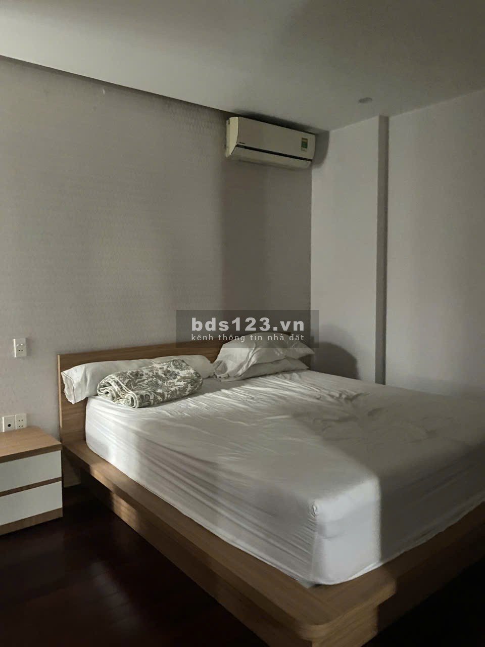 Bán nhà lô góc 3 mặt kiệt ô tô, nội thất cao cấp – Trung…
