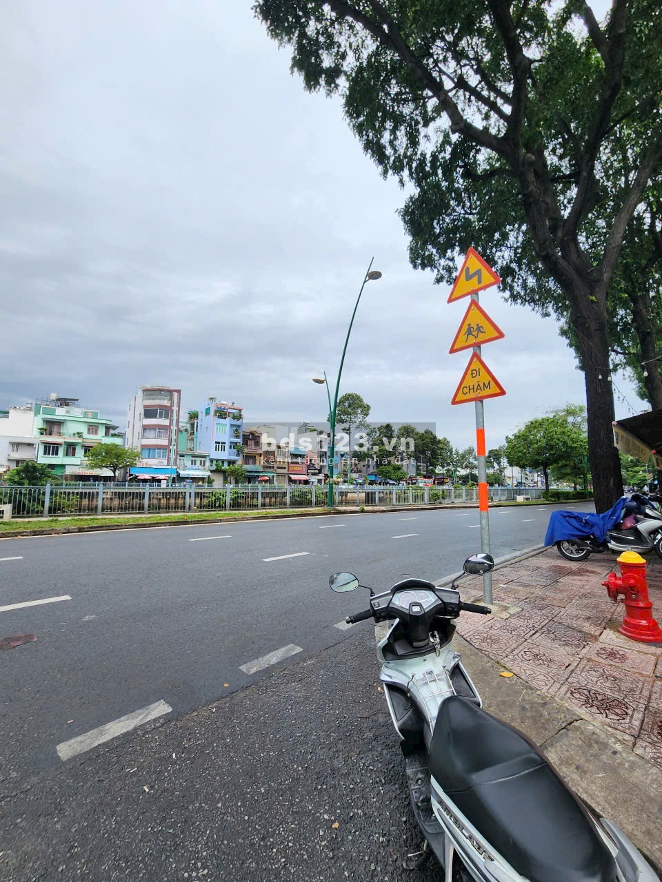 Bán lô đất đẹp ngang 8m - Đã có GPXD 1 hầm 9 tầng - Mặt…
