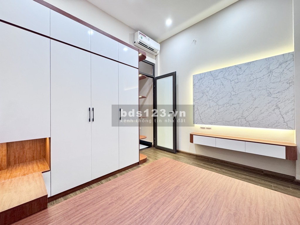 Chính chủ cần bán nhà đẹp mới xây phố Khương Trung –…