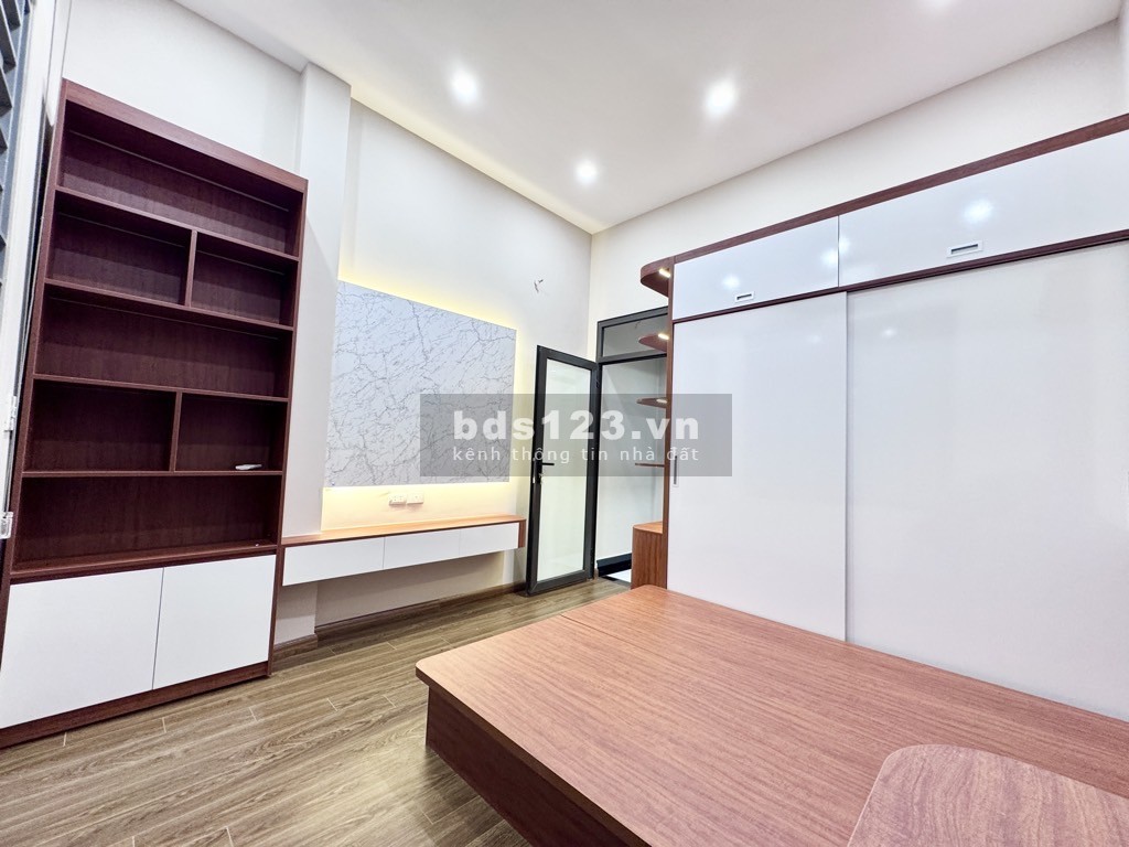 Chính chủ cần bán nhà đẹp mới xây phố Khương Trung –…