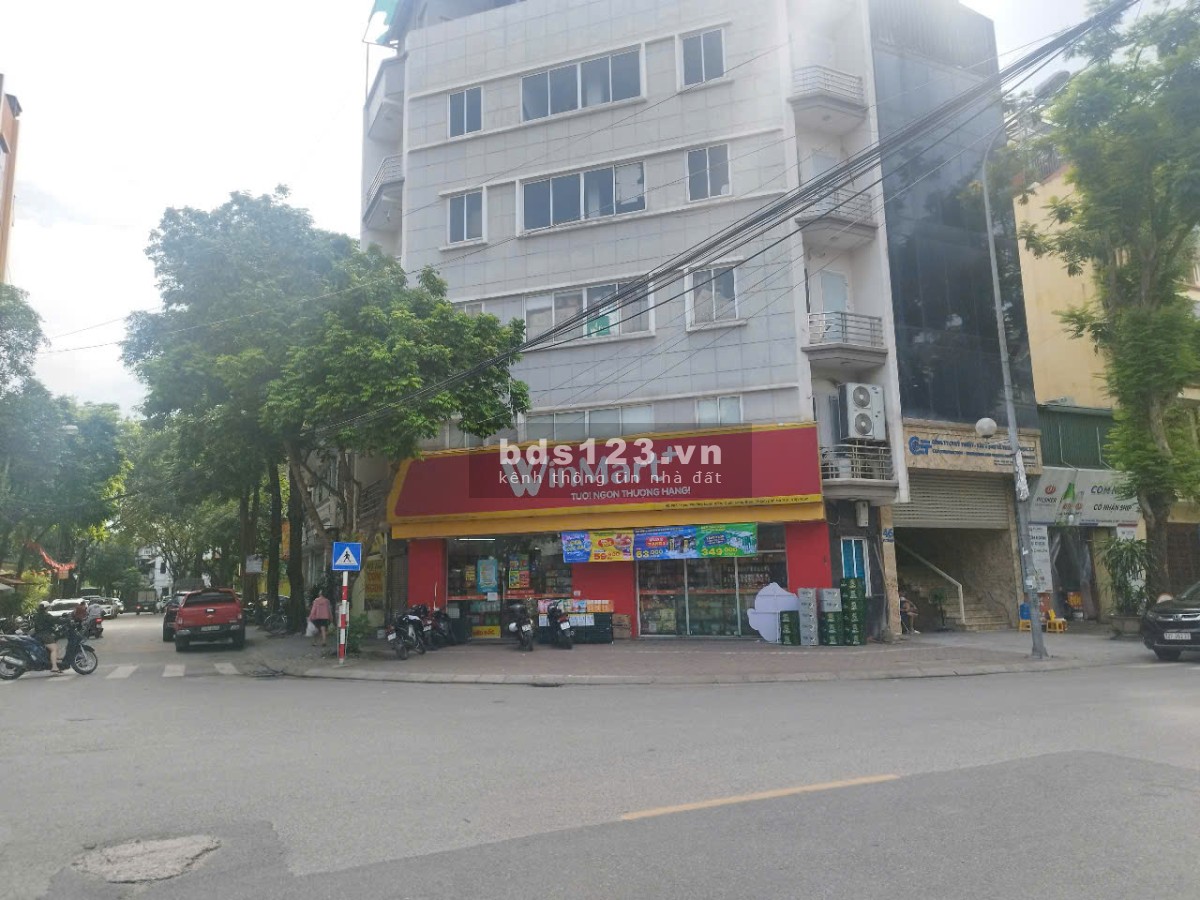 Cho thuê căn góc tại ngã tư mặt tiền 18m, số 48 Phố Trạm, Long Biên, 6 tầng, DTSD 550m2