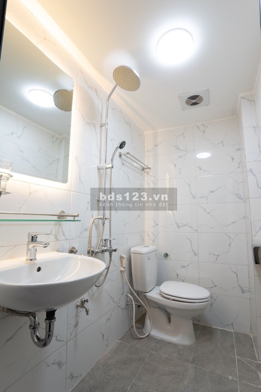 Hiếm căn hộ gia đình cấp 4 Xuân Đỉnh 65m² với 2PN, giá 7,5 triệu/tháng