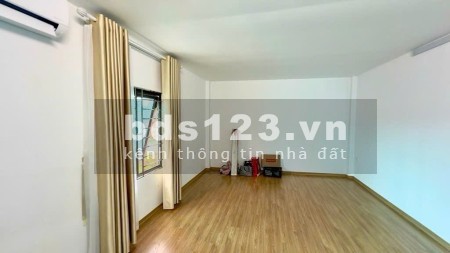 Hiếm căn hộ gia đình cấp 4 Xuân Đỉnh 65m² với 2PN, giá 7,5 triệu/tháng