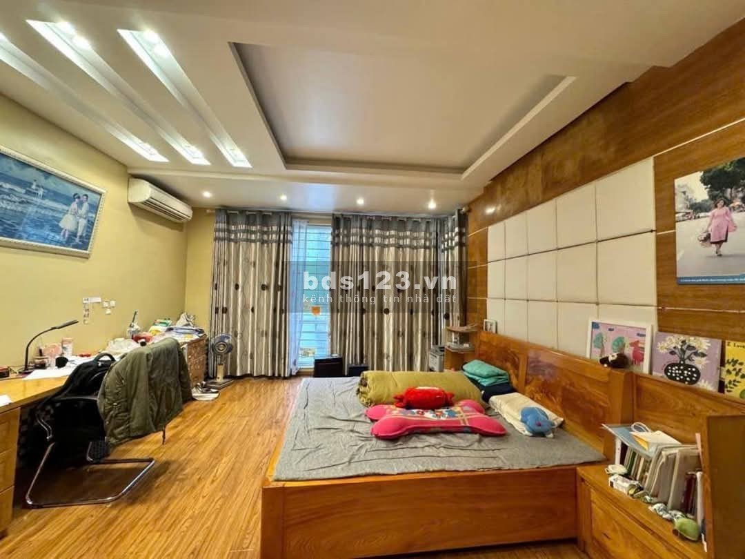 Lô góc 3 mặt thoáng – Ngõ thông – Ô tô tránh – Mặt tiền 5m – Sổ vuông đẹp