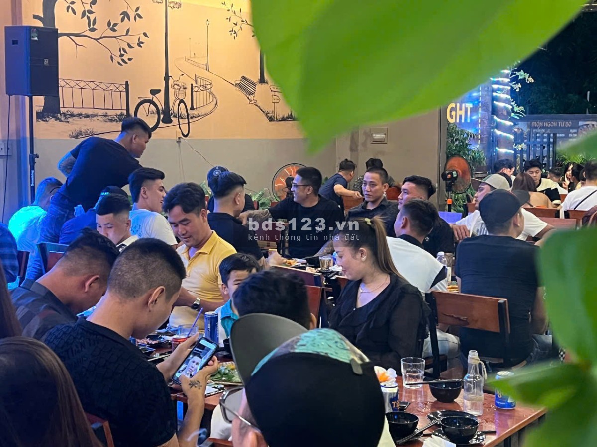 Chính chủ cần cho thuê 2 căn gộp, phù hợp buôn bán quán ăn, bida, rộng hơn 400m2, giá 35tr