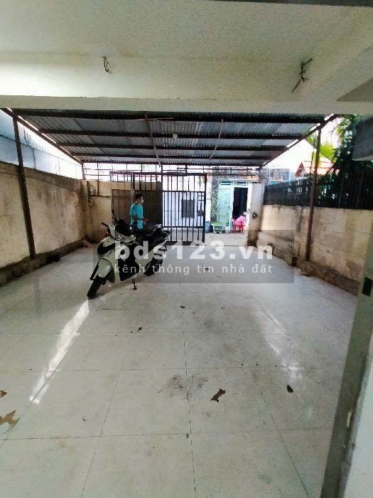 Bán nhà hẻm xe tải - Ô tô ngủ trong nhà