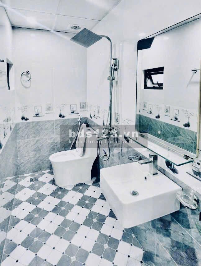 Nhỉnh 4 tỷ bán căn nhà tại Yên Nghĩa - Hà Đông - 35m2 - 5…
