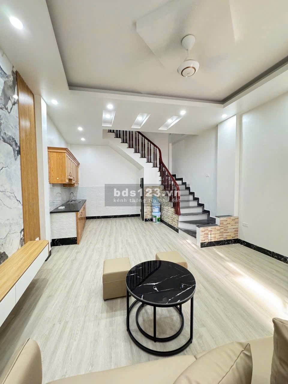Nhỉnh 6 tỷ, bán căn trung tâm Văn Phú - Hà Đông 30m2 MT 4.1m…