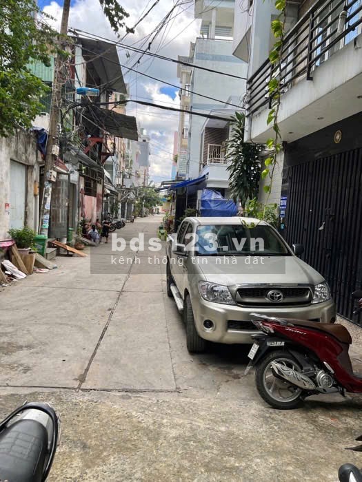 Bán nhà hẻm xe hơi 7m – Xe hơi ngủ trong nhà!