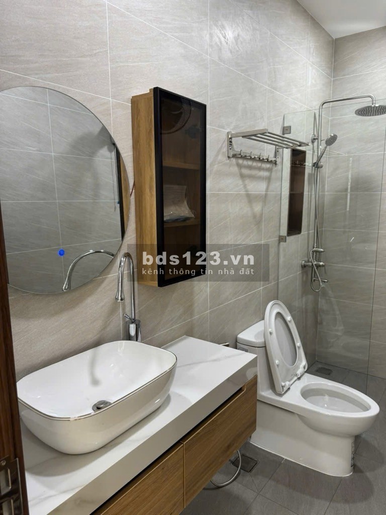 Bán nhà mặt tiền phường Tân Định, Quận 1 Huyền Quang ngang…