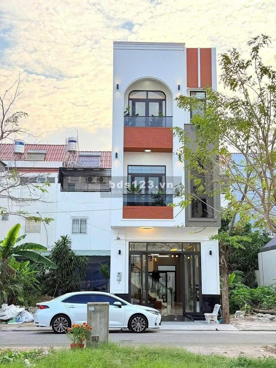 Chính chủ bán nhà 1 trệt 2 lầu – 75m2 - Trung tâm Phường 4,…
