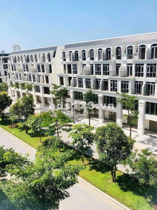 Bán liền kề 100m2, 5 tầng sau đường 30m tại KĐT Hinode Royal…