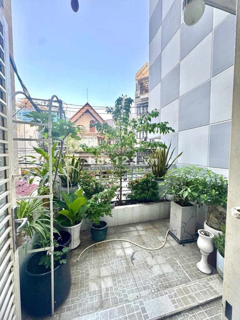 Hẻm xe tải – 41m² – 4 tầng – Hoàng Hoa Thám, Phú Nhuận