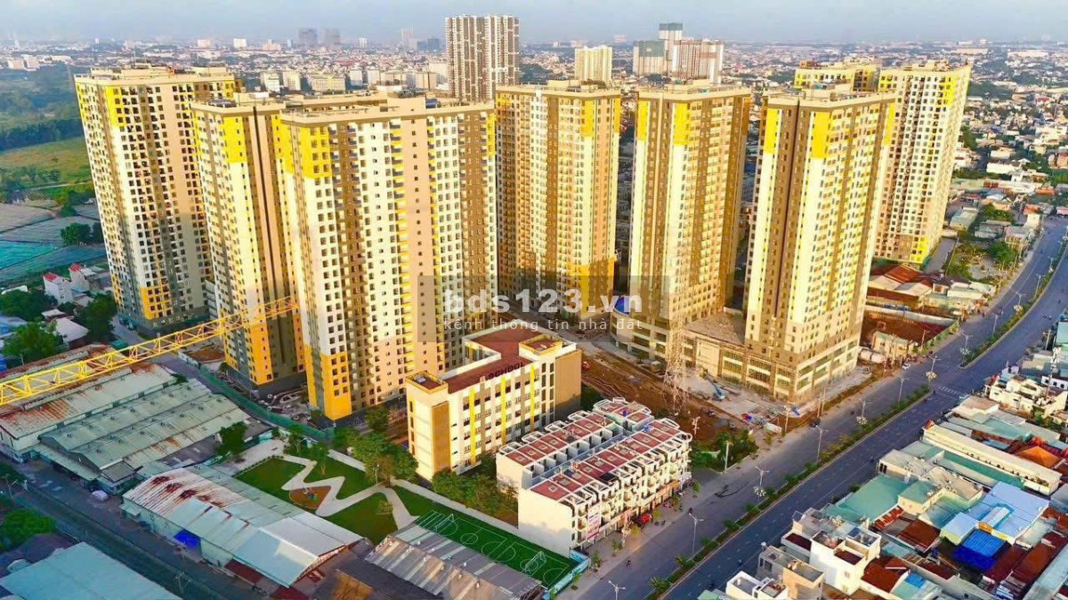 Bán nhà phố Bcons City, xd 4 tầng, mặt tiền đường Thống…