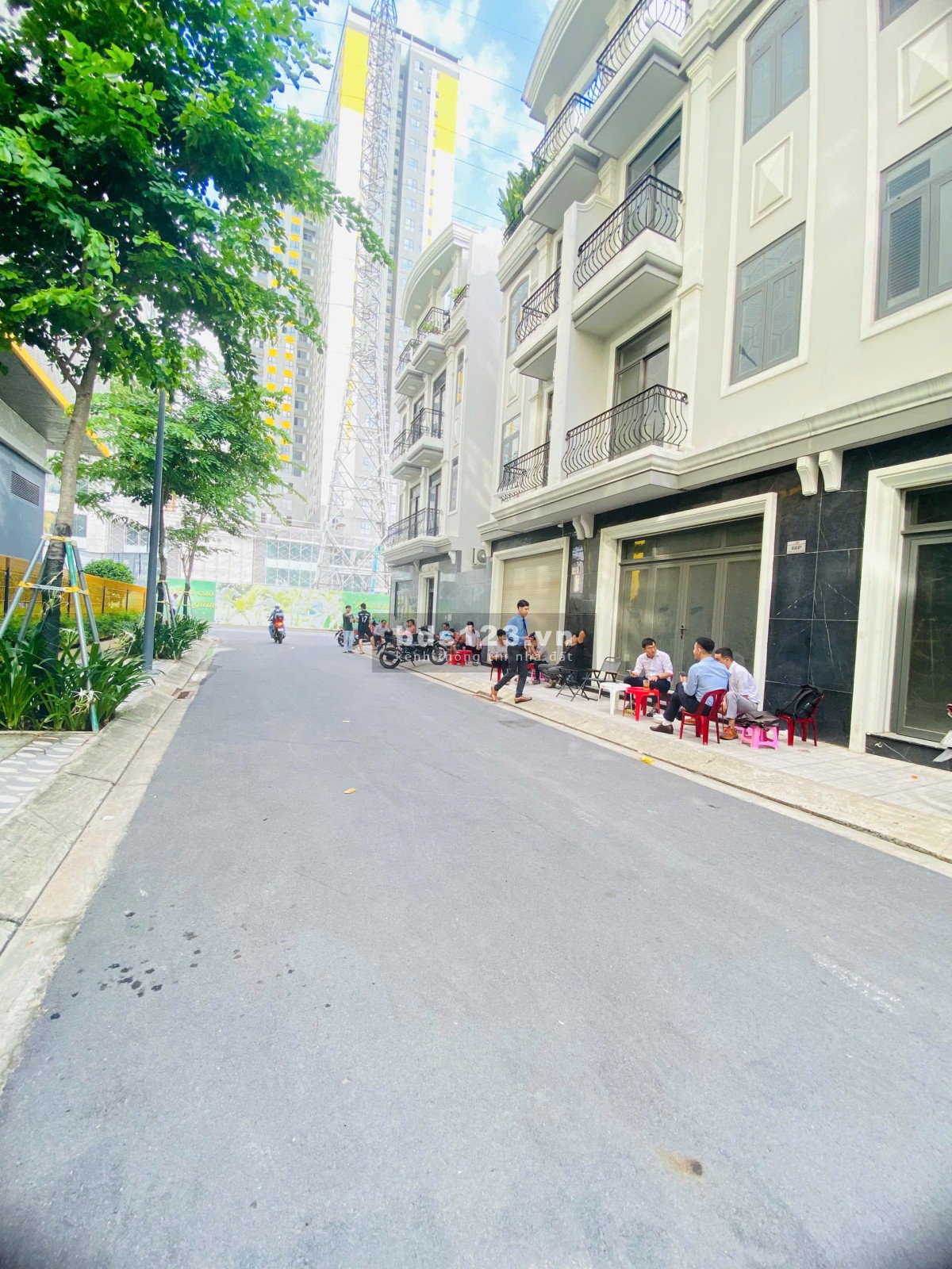 Bán nhà phố Bcons City, xd 4 tầng, mặt tiền đường Thống…