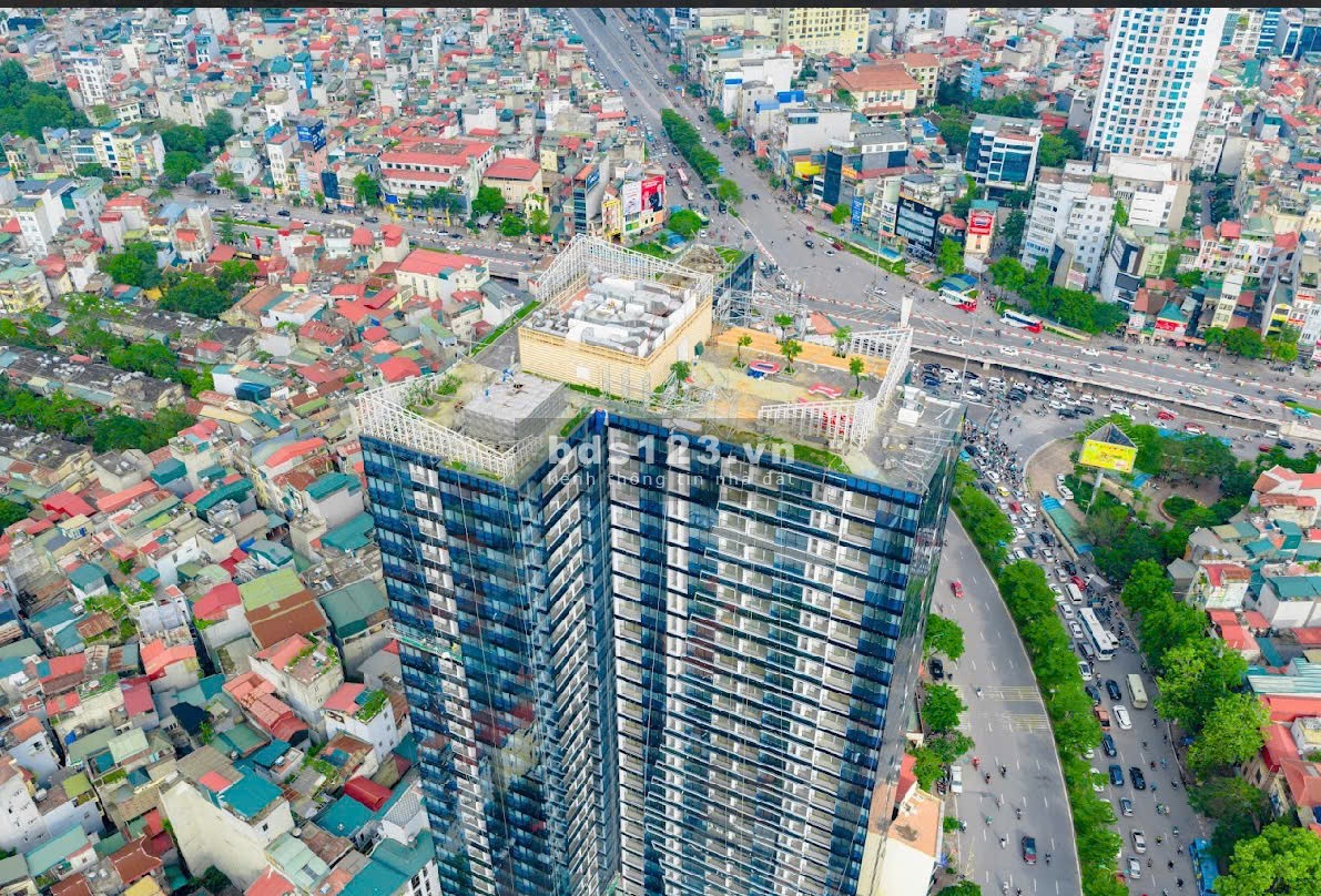 Hot: Căn 94,5m2, 3 ngủ, 2wwc ngay mặt đường 90 Láng, ngã Tư Sở, Đông Đa