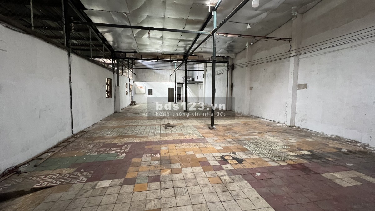 Cho thuê kho diện tích sử dụng 270m2, Q. Tân Phú