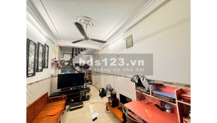 Bán nhà đẹp Tân Mai - Hoàng Mai, 30m² x 5 tầng, gần ô tô…
