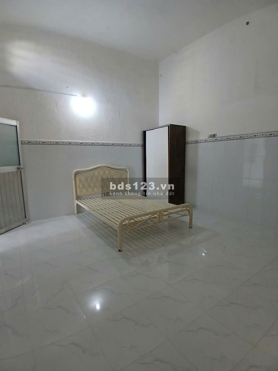 Cho thuê 2 căn hộ lầu 1 và 2 của nhà mặt tiền 608 Điện…