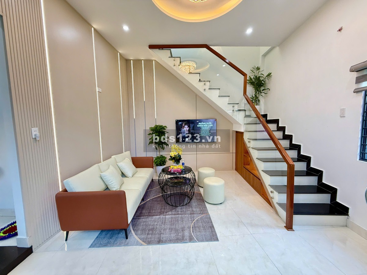 Bán nhà 2 tầng mê đúc – 2 mặt kiệt ô tô – Lê Đình Kỵ