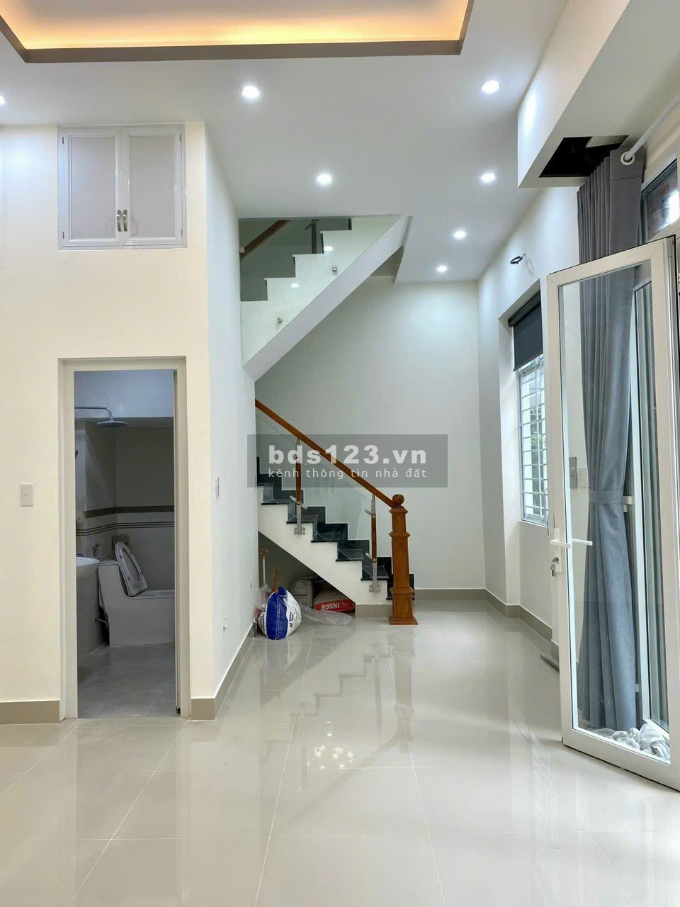 Cho thuê nhà nguyên căn 4 lầu tại Nhiêu tứ Phú Nhuận