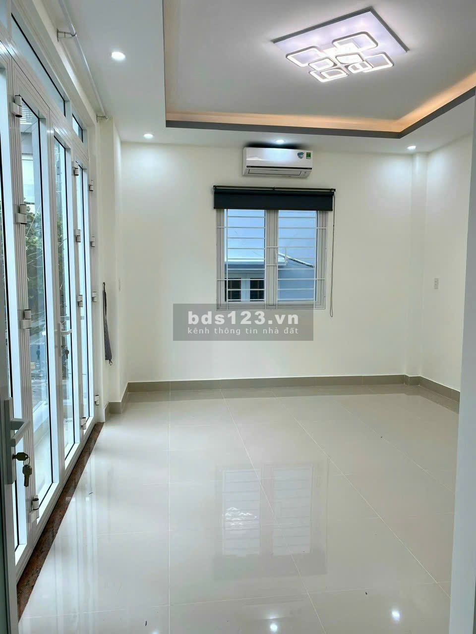 Cho thuê nhà nguyên căn 4 lầu tại Nhiêu tứ Phú Nhuận