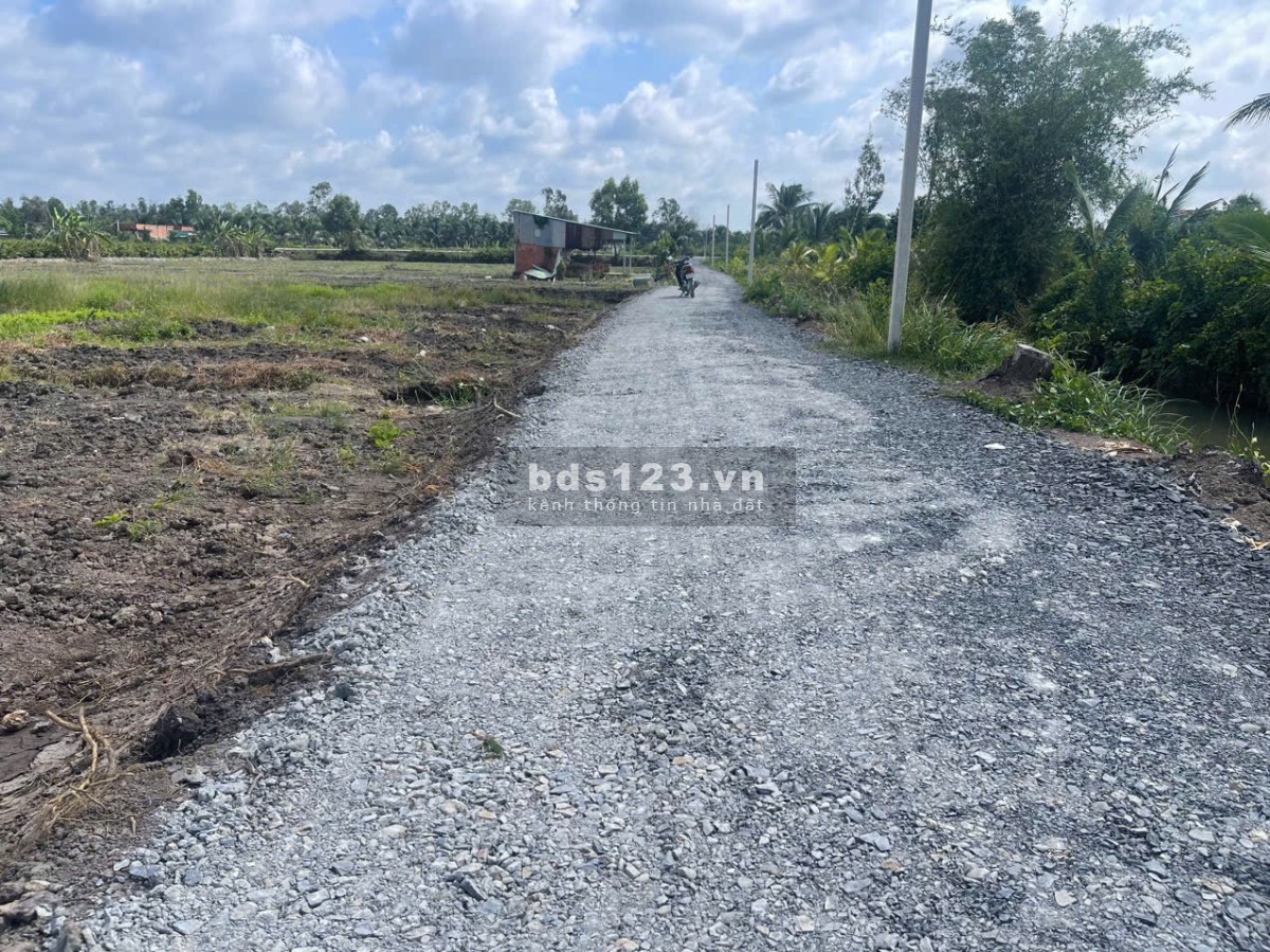 Chính chủ cần bán gấp lô đất mặt tiền đường nhựa,…