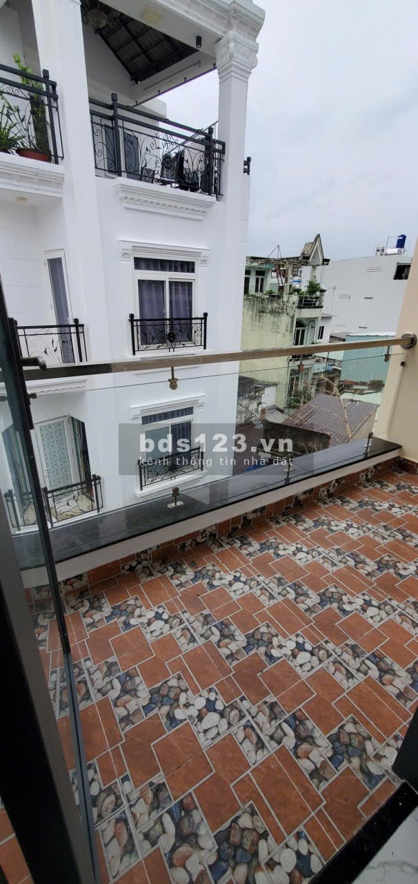 Bán nhà Cách Mạng Tháng Tám, Q.10 – 42m² – Giá 7,7 tỷ