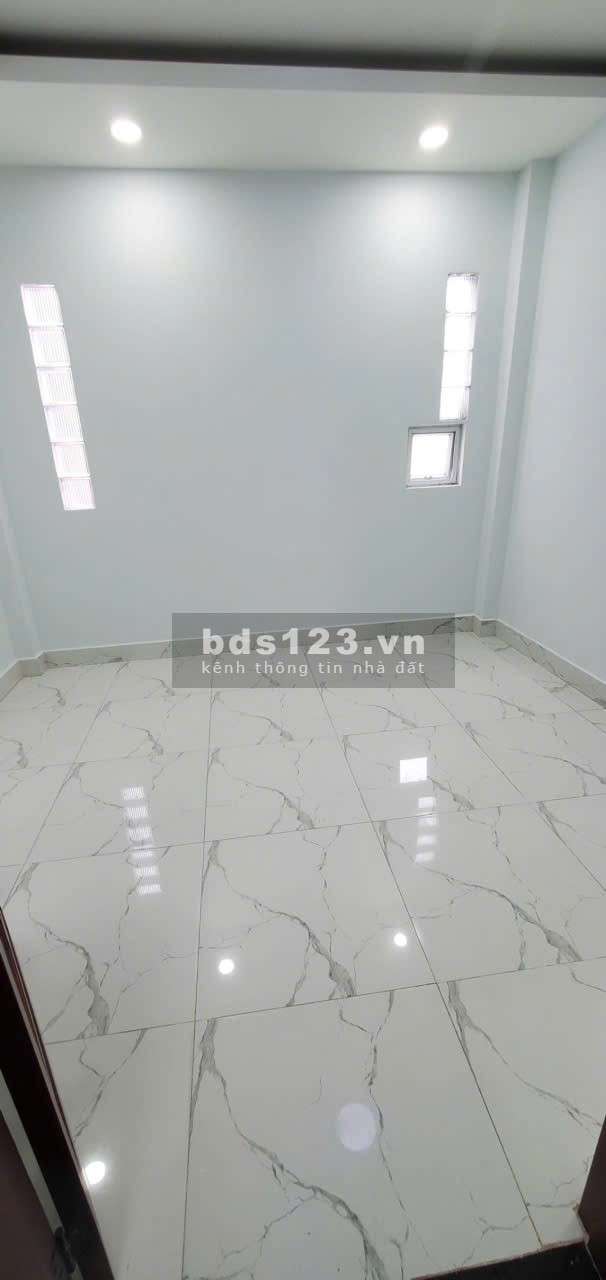 Bán nhà Cách Mạng Tháng Tám, Q.10 – 42m² – Giá 7,7 tỷ