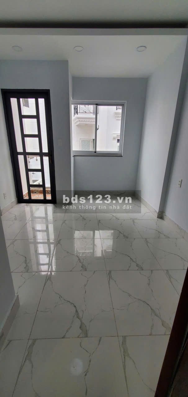 Bán nhà Cách Mạng Tháng Tám, Q.10 – 42m² – Giá 7,7 tỷ