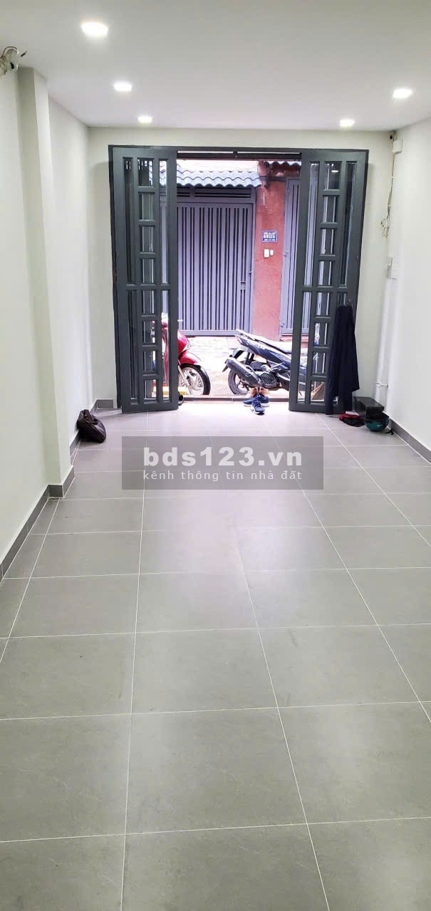 Bán nhà Cách Mạng Tháng Tám, Q.10 – 42m² – Giá 7,7 tỷ