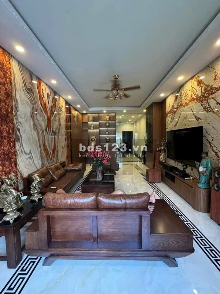 Cần bán nhà Đê Trần Khát Chân 39m2. Giá 7 tỷ.
