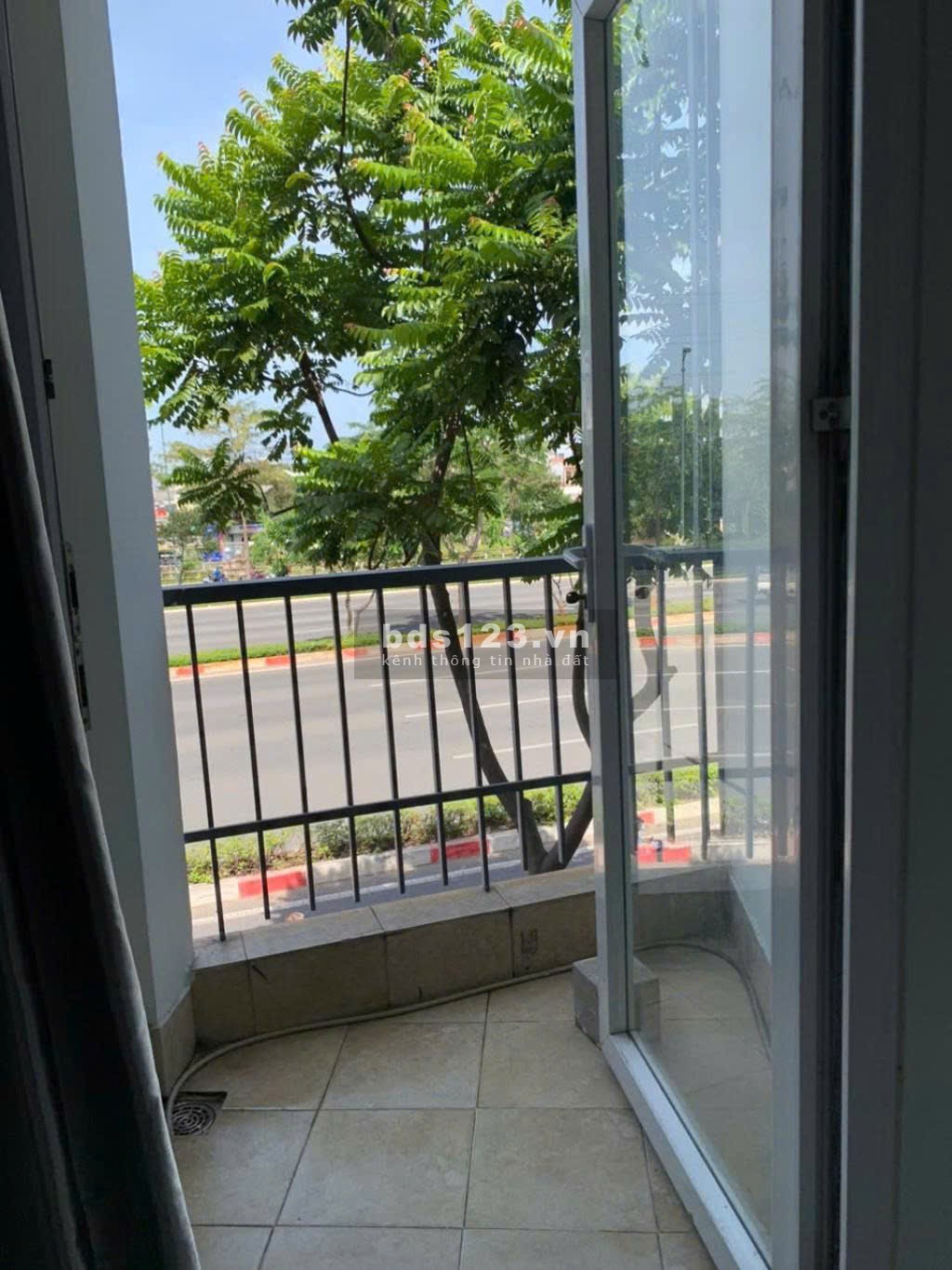 Nhà bán gấp đường Phạm Văn Đồng - 42m² - Giá chỉ 8.8 tỷ