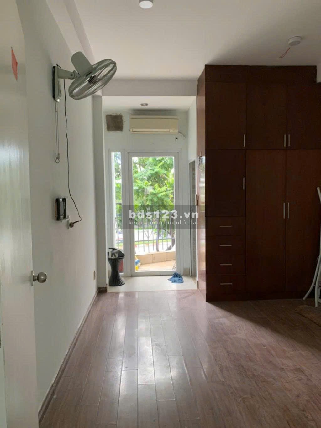Nhà bán gấp đường Phạm Văn Đồng - 42m² - Giá chỉ 8.8 tỷ